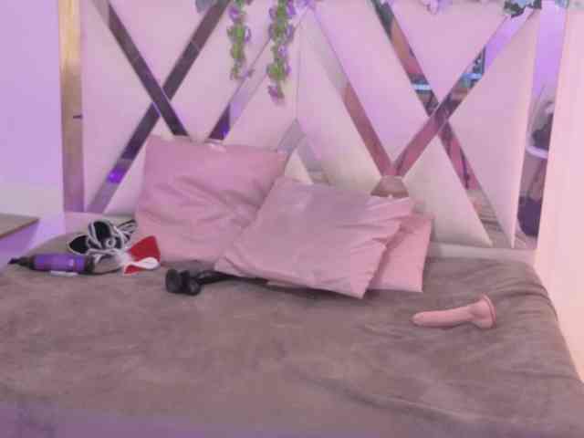 ZURY-TAY webcam