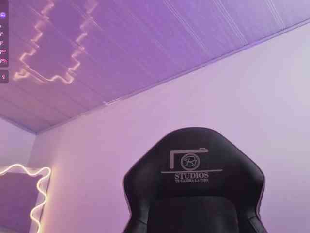 ZURY-TAY webcam