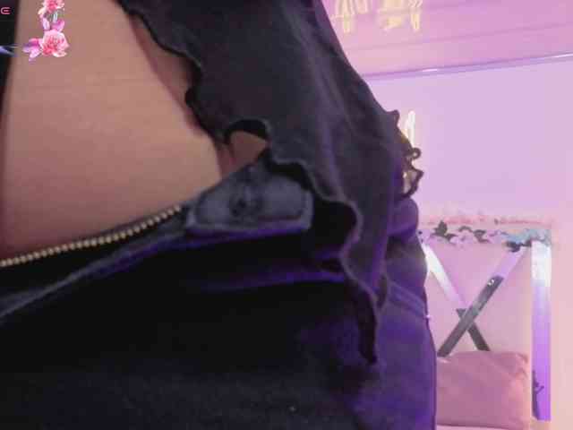 ZURY-TAY webcam