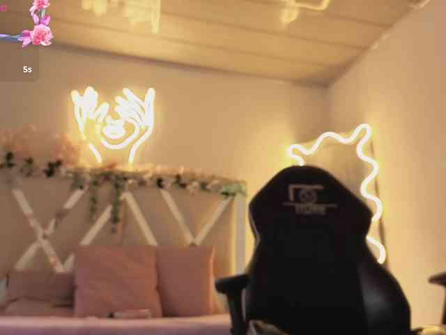 ZURY-TAY webcam