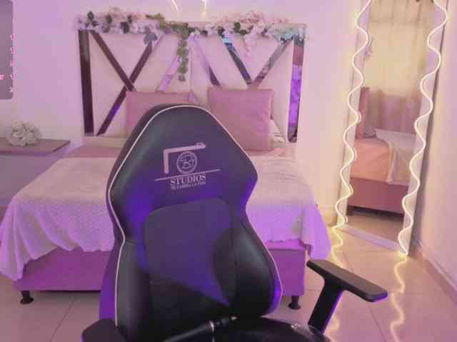 ZURY-TAY webcam