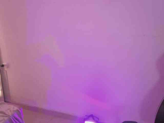 ZURY-TAY webcam
