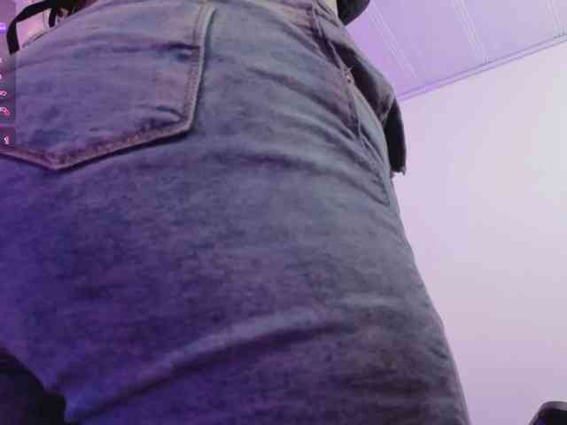 ZURY-TAY webcam