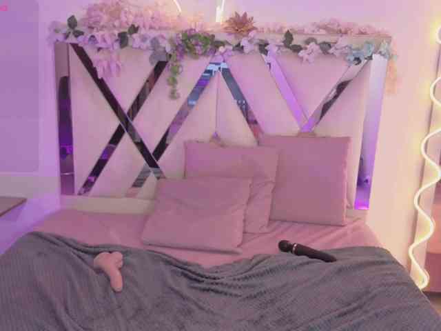 ZURY-TAY Live Webcam on BongaCams