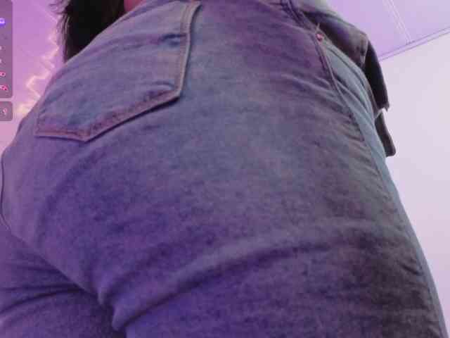 ZURY-TAY webcam
