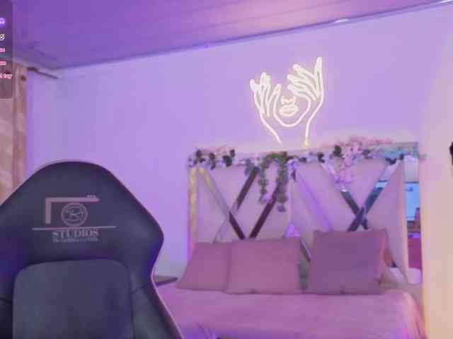 ZURY-TAY webcam