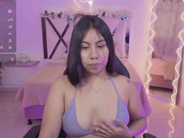 ZURY-TAY webcam