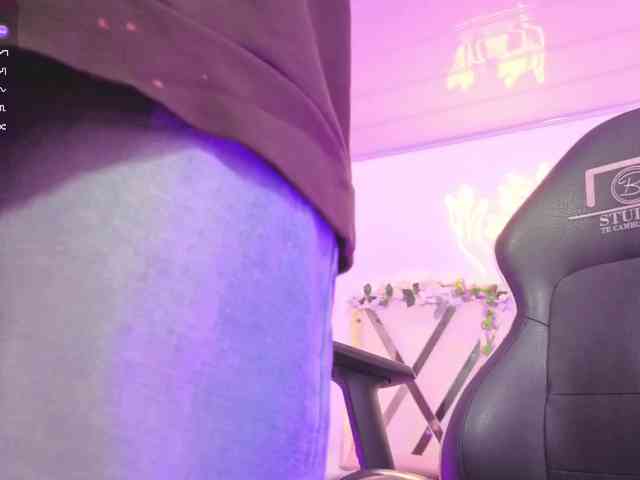 ZURY-TAY webcam