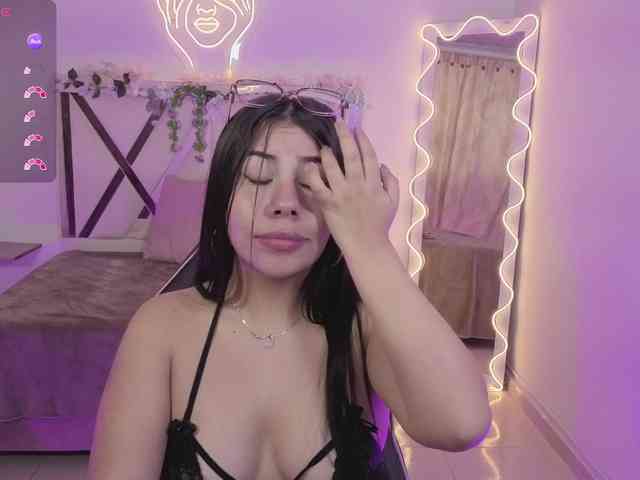 ZURY-TAY webcam