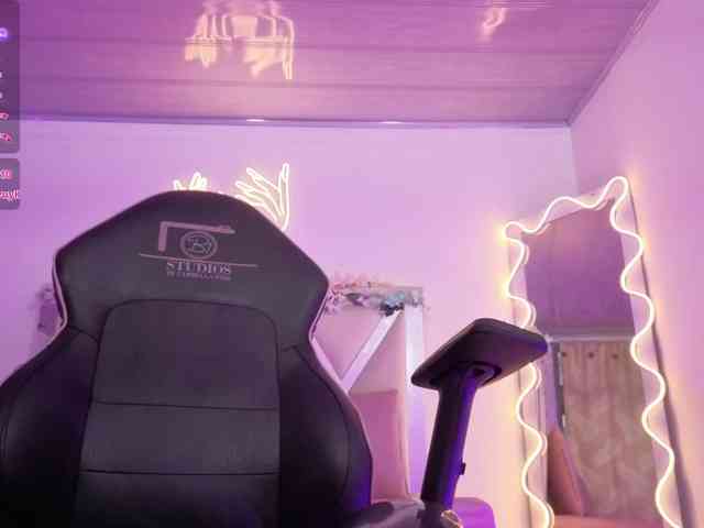 ZURY-TAY webcam