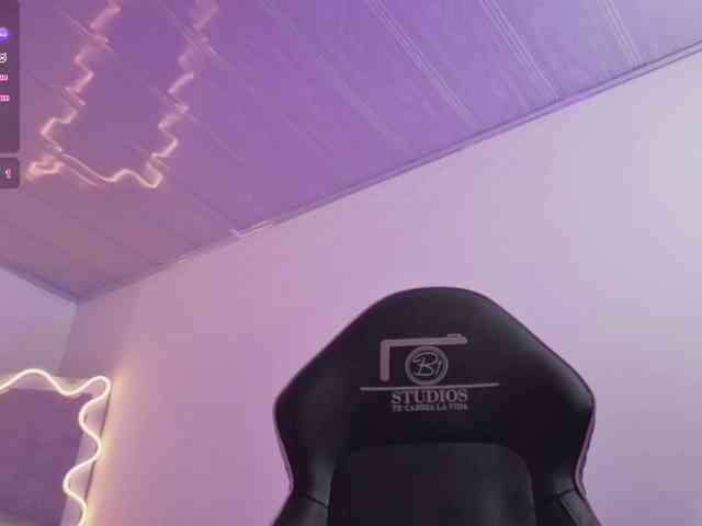 ZURY-TAY webcam