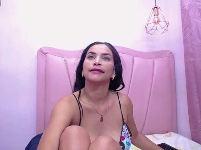 valentinaskinny1 live cam on BongaCams
