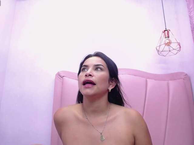 valentinaskinny1 live cam on BongaCams
