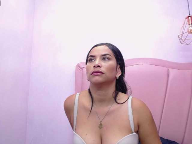 valentinaskinny1 live cam on BongaCams