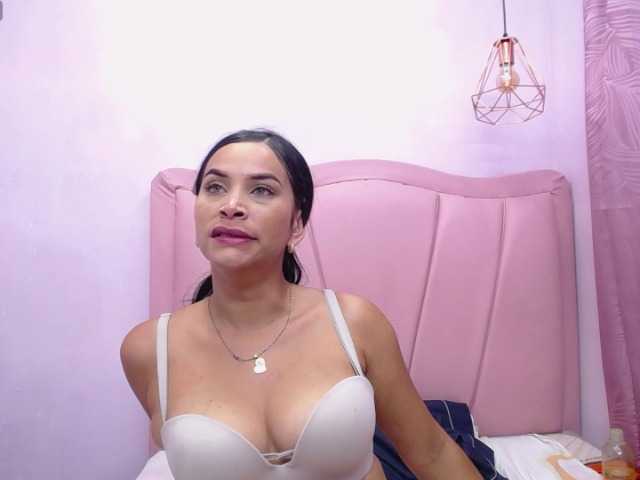 valentinaskinny1 live cam on BongaCams