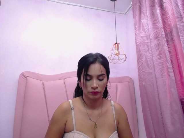 valentinaskinny1 live cam on BongaCams