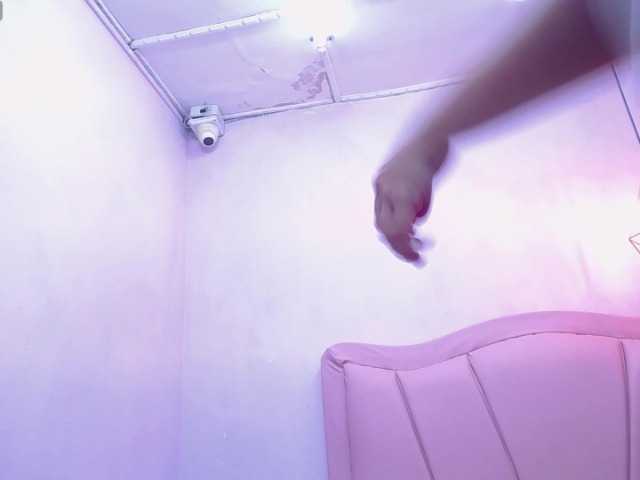 valentinaskinny1 live cam on BongaCams