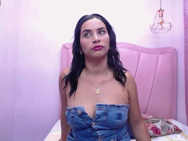 valentinaskinny1 live cam on BongaCams