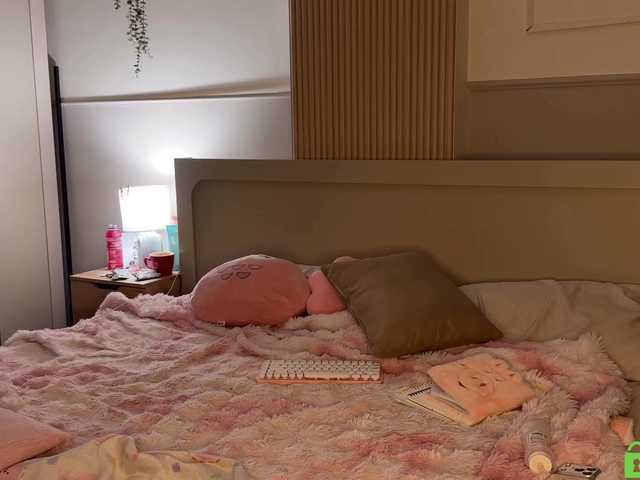 lizzyMeoww live cam on BongaCams
