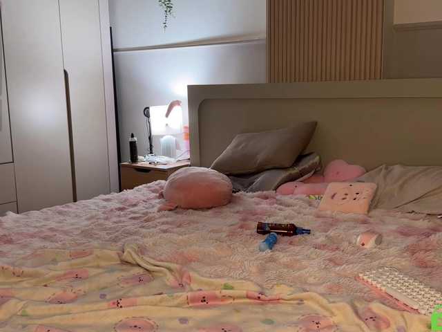 lizzyMeoww live cam on BongaCams