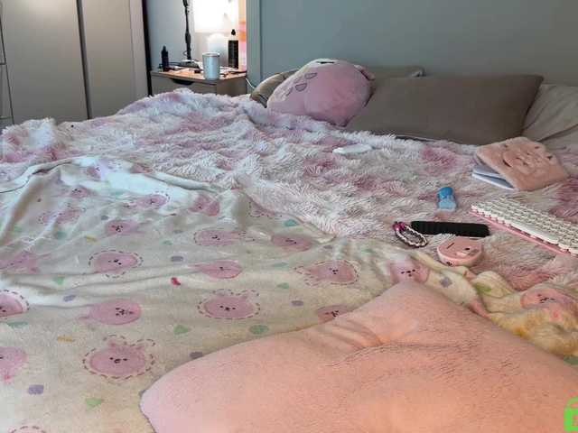 lizzyMeoww live cam on BongaCams
