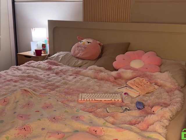 lizzyMeoww live cam on BongaCams