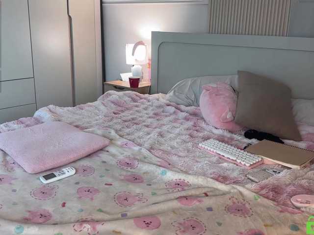 lizzyMeoww live cam on BongaCams