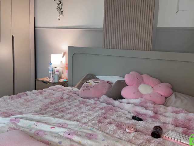 lizzyMeoww live cam preview