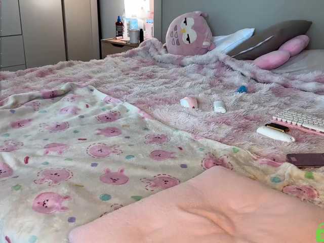 lizzyMeoww live cam on BongaCams