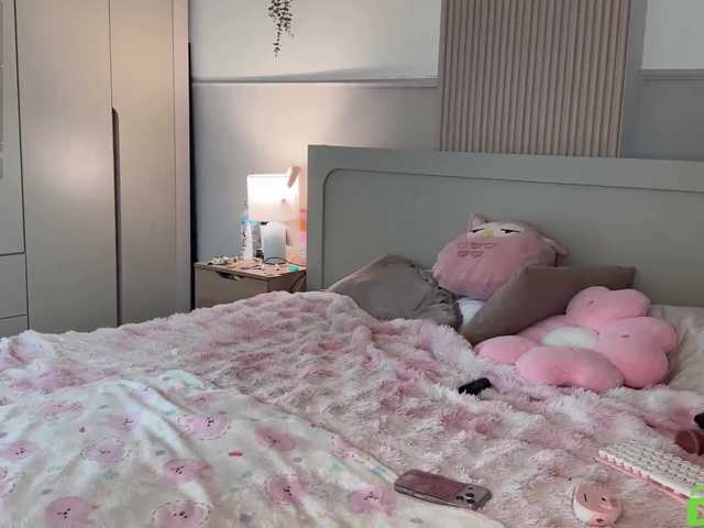 lizzyMeoww live cam on BongaCams
