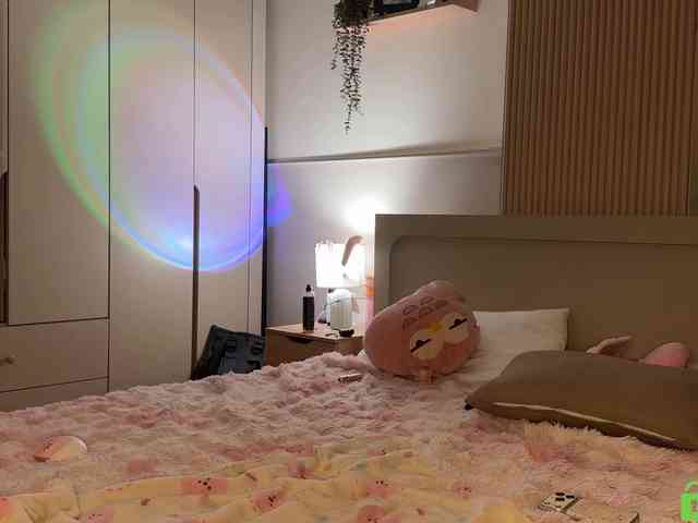 lizzyMeoww webcam