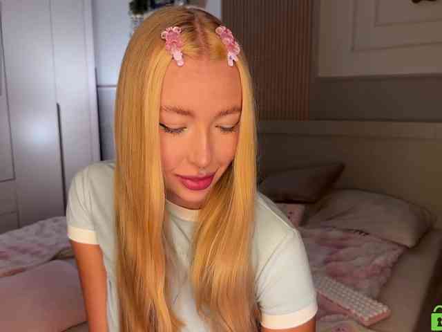 lizzyMeoww webcam