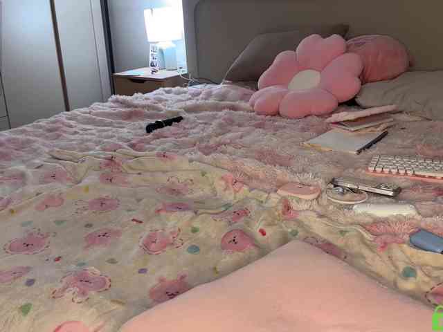 lizzyMeoww webcam