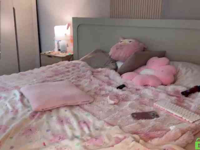 lizzyMeoww webcam