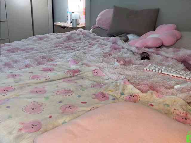 lizzyMeoww webcam