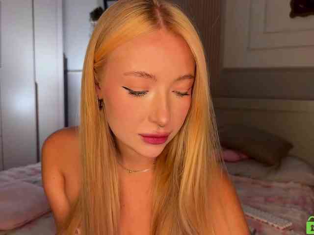 lizzyMeoww webcam
