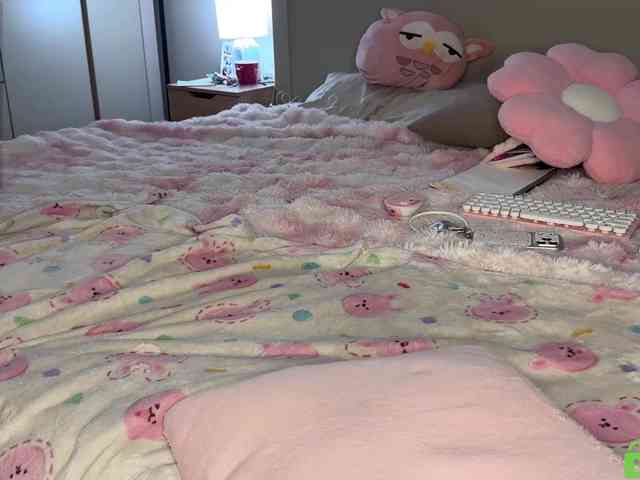 lizzyMeoww webcam