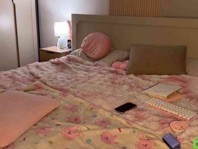 lizzyMeoww webcam