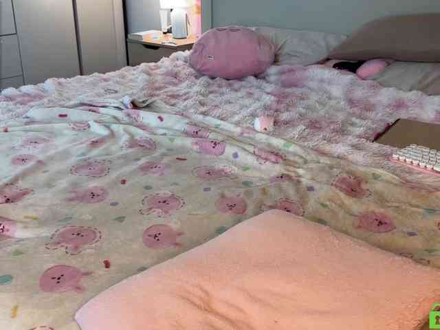 lizzyMeoww webcam