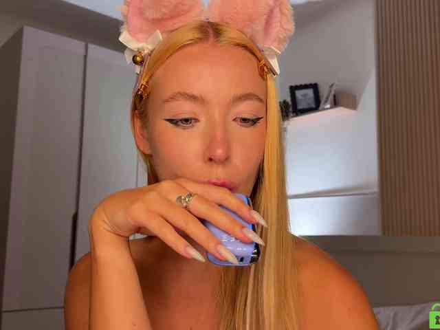 lizzyMeoww Sex Cam Show