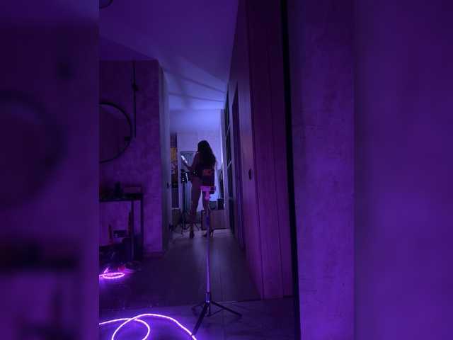 NickiMaldini live cam on BongaCams