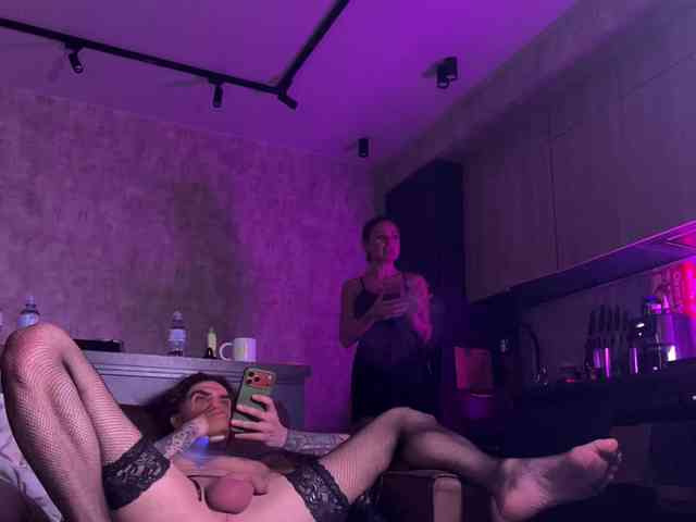NickiMaldini webcam