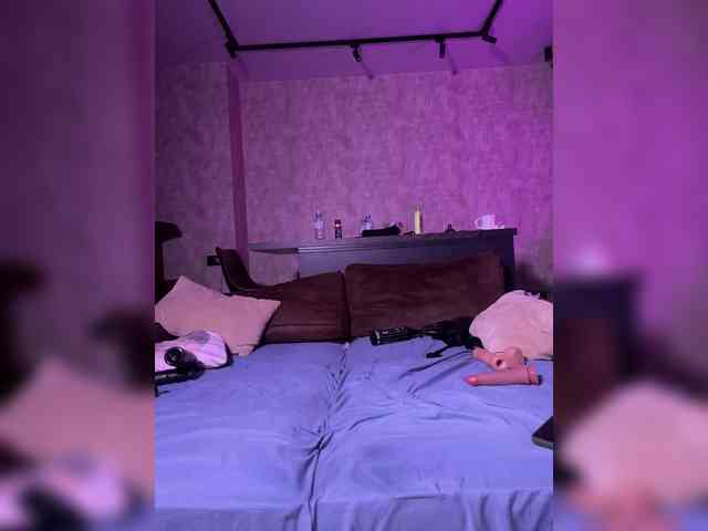 NickiMaldini webcam