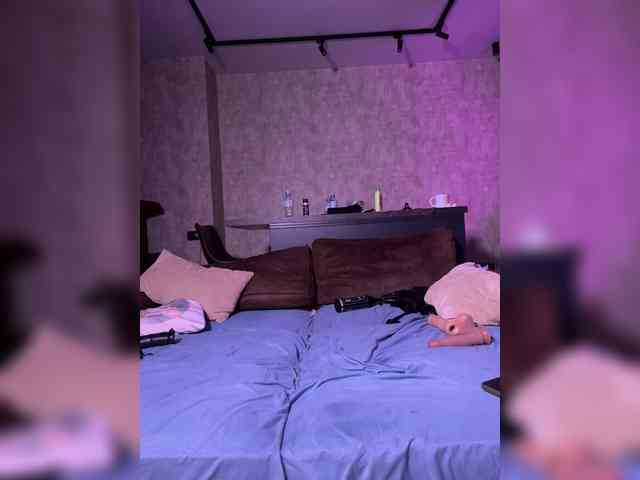 NickiMaldini webcam