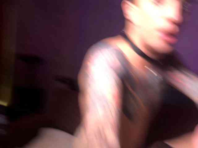 NickiMaldini webcam