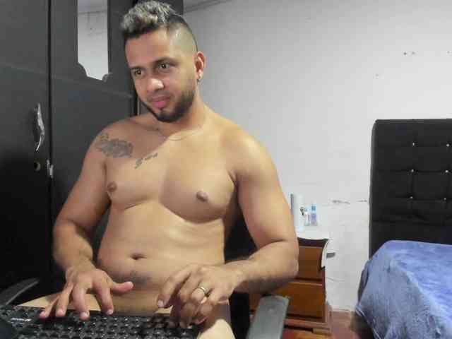 Ryan-xc Sex Cam Show