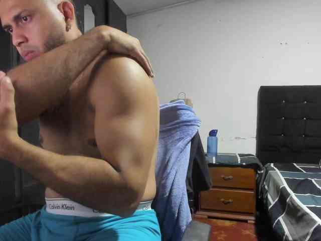 Ryan-xc Live Webcam on BongaCams