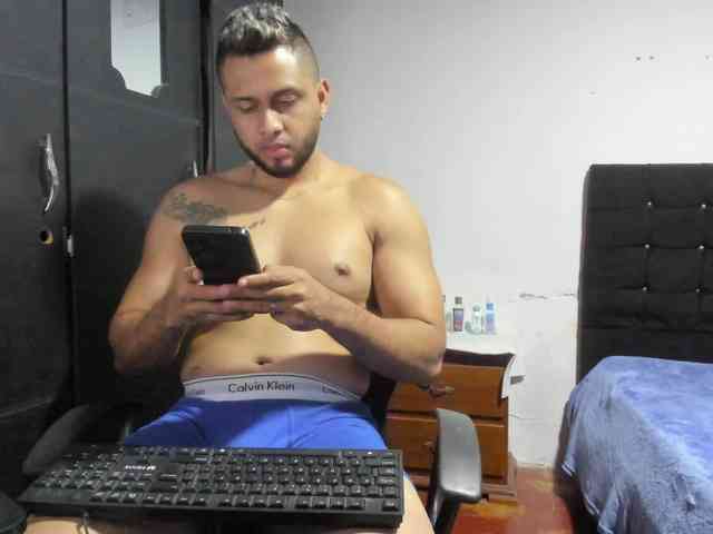 Ryan-xc Sex Cam Show