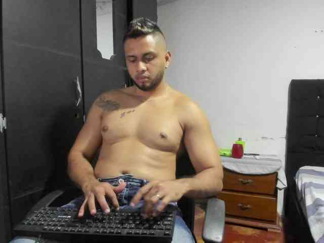 Ryan-xc Sex Cam Show
