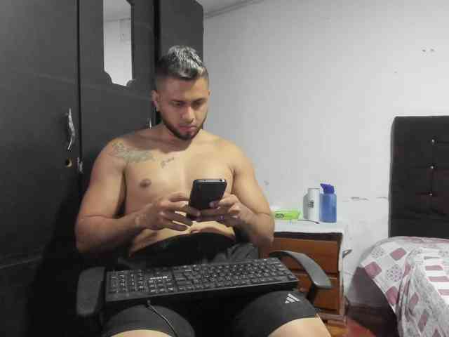 Ryan-xc Sex Cam Show